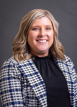 Rachel Edwards Headshot