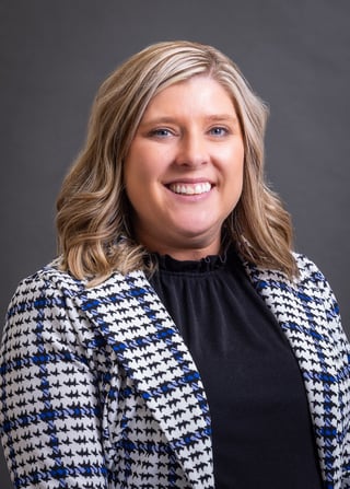 Rachel Edwards Headshot